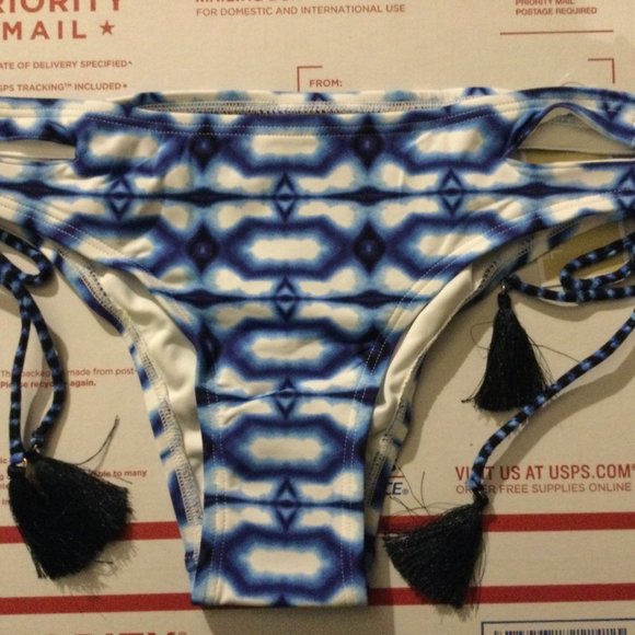 Michael Kors Women's Summer Breeze Bikini Set - Picture 12 of 12